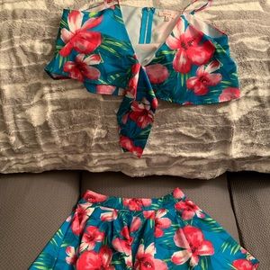 Medium Hawaiian 2 piece set